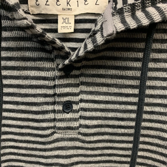 Ezekiel hoodie xl grey black stripes 3 buttons - Picture 1 of 6